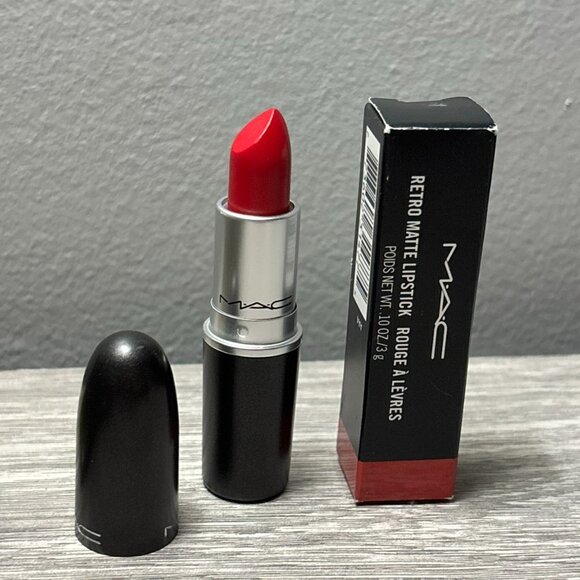 MAC Retro Matte Lipstick – “All Fired Up” (701) Bright Fuchsia Red - Picture 1 of 3